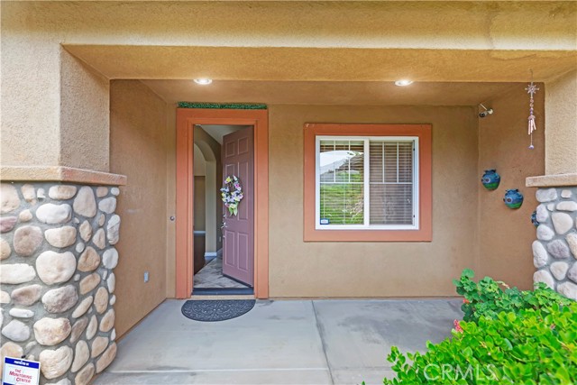 16183 Village Meadow Drive, Riverside CA: https://media.crmls.org/medias/7aeb25b0-a3cb-45e0-9651-9832a86e793f.jpg