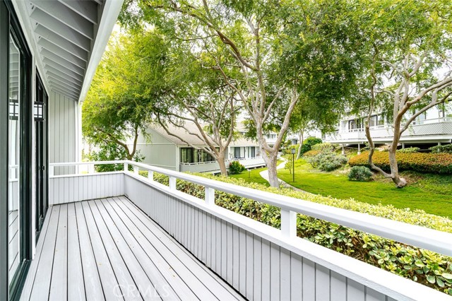 Detail Gallery Image 22 of 28 For 12 Barlovento Ct, Newport Beach,  CA 92663 - 2 Beds | 2 Baths