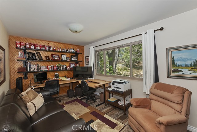 Detail Gallery Image 15 of 57 For 1249 Yellowstone Dr, Lake Arrowhead,  CA 92352 - 5 Beds | 3/2 Baths