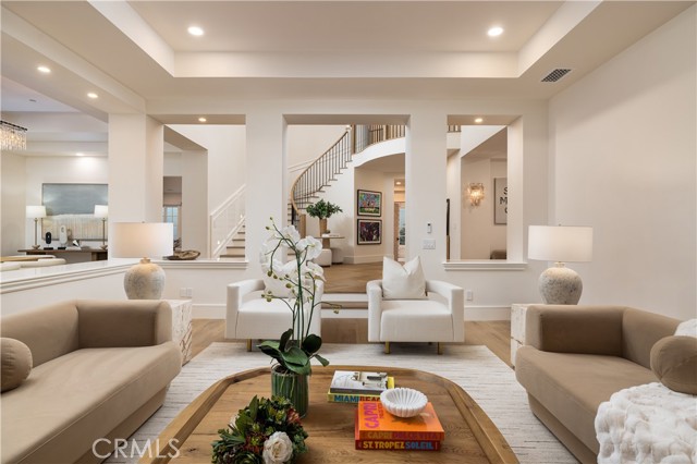 Detail Gallery Image 38 of 72 For 8 Gleneagles Dr, Newport Beach,  CA 92660 - 5 Beds | 5/1 Baths