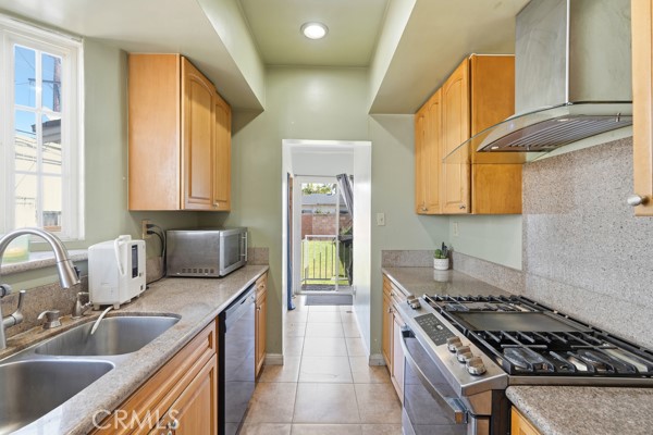 Detail Gallery Image 16 of 19 For 11408 Birch, Hawthorne,  CA 90250 - 3 Beds | 1 Baths
