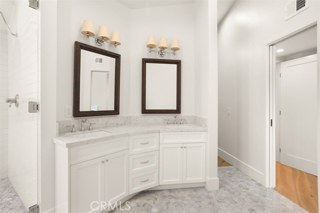 Detail Gallery Image 16 of 30 For 22450 Maycotte Rd, Woodland Hills,  CA 91364 - 3 Beds | 3 Baths