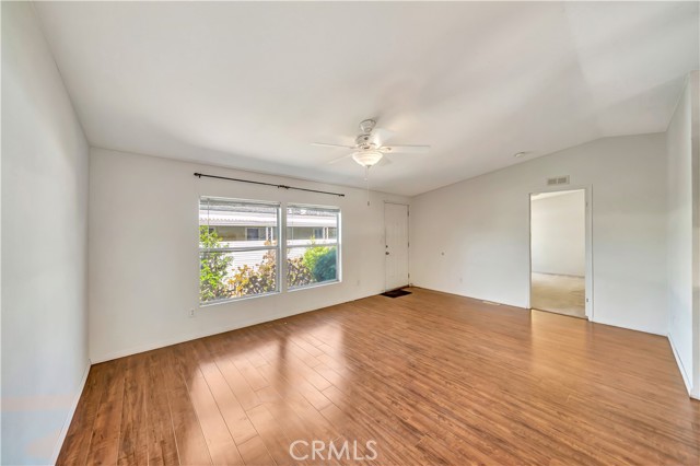 Detail Gallery Image 5 of 52 For 24 Gitana Ave #164,  Camarillo,  CA 93012 - 3 Beds | 2 Baths