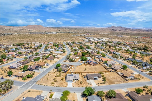 Detail Gallery Image 13 of 39 For 58844 Delano Trl, Yucca Valley,  CA 92284 - 4 Beds | 2 Baths
