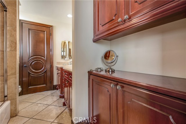 Detail Gallery Image 37 of 53 For 323 via Lido Soud, Newport Beach,  CA 92663 - 4 Beds | 3/1 Baths