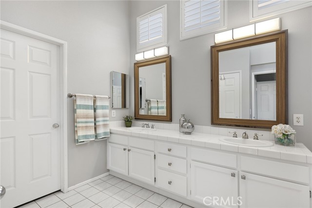 24632 Stagg Street, West Hills CA: https://media.crmls.org/medias/7aef3176-2520-472f-a51f-bad3eede4a7c.jpg