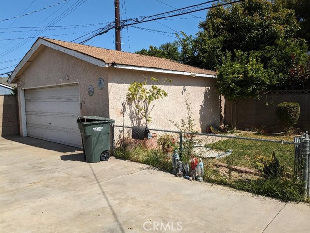 12432 212th Street, Lakewood, California 90715, 3 Bedrooms Bedrooms, ,1 BathroomBathrooms,Single Family Residence,For Sale,212th,IG24111771