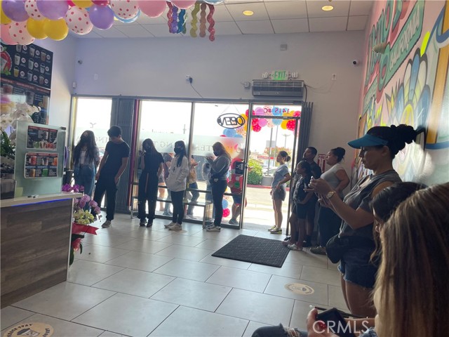 0, Los Angeles CA: https://media.crmls.org/medias/7af06e64-3bb1-4761-9d91-0a6304ed54a2.jpg