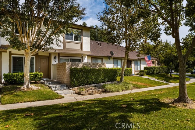 Detail Gallery Image 2 of 36 For 5497 E Willow Woods Ln #C,  Anaheim,  CA 92807 - 3 Beds | 1/1 Baths