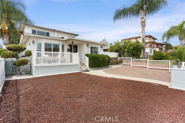 Detail Gallery Image 2 of 44 For 243 S Hanford, San Pedro,  CA 90732 - 3 Beds | 2 Baths