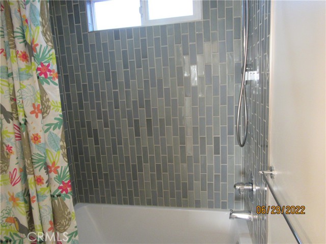 656 Rosecrans Avenue, Manhattan Beach, California 90266, 3 Bedrooms Bedrooms, ,1 BathroomBathrooms,Residential,Sold,Rosecrans,SB22143414