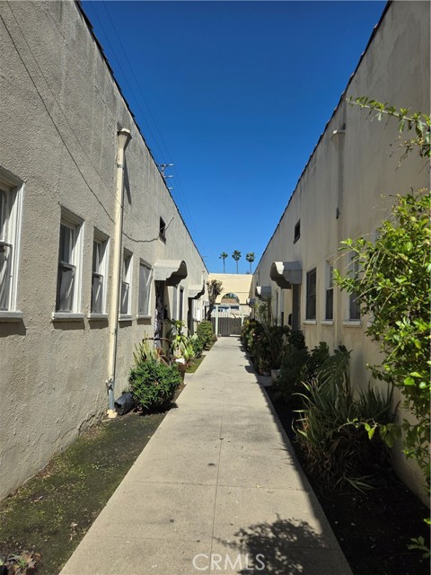 Detail Gallery Image 6 of 22 For 551 W 10th St #3,  Long Beach,  CA 90813 - 0 Beds | 1 Baths