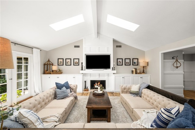 Detail Gallery Image 13 of 70 For 227 S Calle Grande, Orange,  CA 92869 - 3 Beds | 2 Baths