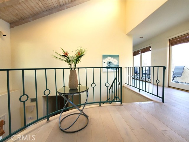 Detail Gallery Image 11 of 41 For 117 S Prospect Ave #a, Redondo Beach,  CA 90277 - 4 Beds | 2/1 Baths