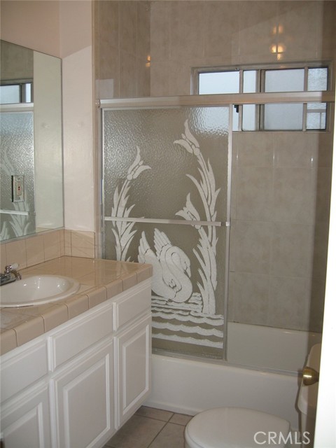 560 W Hamilton Avenue, San Pedro CA: https://media.crmls.org/medias/7af518db-066b-43f2-acef-bc0a6c6c737e.jpg