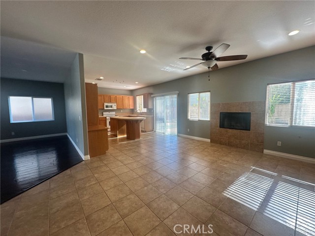 Detail Gallery Image 5 of 34 For 28361 Adrienne, Murrieta,  CA 92563 - 4 Beds | 3 Baths