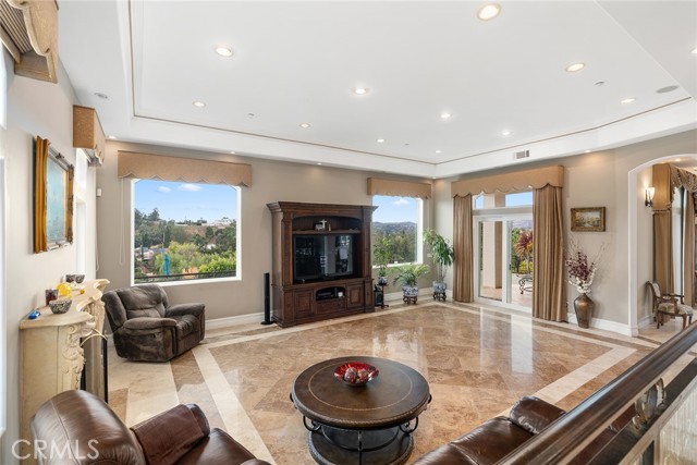 Detail Gallery Image 15 of 56 For 22470 Sueno Rd, Woodland Hills,  CA 91364 - 6 Beds | 7 Baths