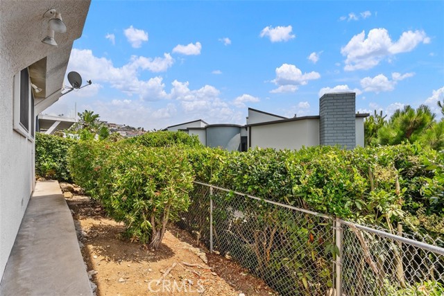 Detail Gallery Image 33 of 41 For 2526 Encina Way, Laguna Beach,  CA 92651 - 3 Beds | 3/1 Baths