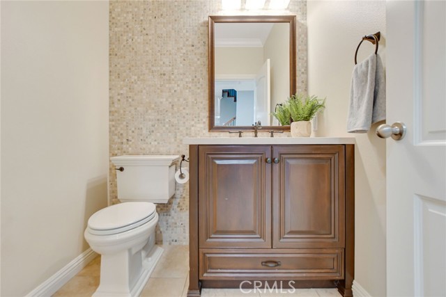 Detail Gallery Image 16 of 75 For 303 Sunburst Ln, Corona,  CA 92879 - 6 Beds | 4/2 Baths