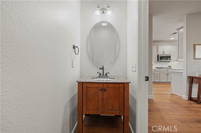 28238 Alton Way, Castaic CA: https://media.crmls.org/medias/7afd0df0-4589-4d09-856f-dd36d6592194.jpg