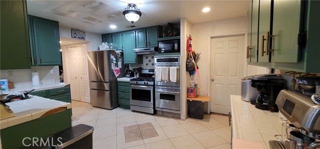 Detail Gallery Image 10 of 19 For 10853 Anemone, Moreno Valley,  CA 92557 - 5 Beds | 2/1 Baths