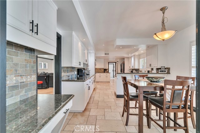 Detail Gallery Image 12 of 44 For 5067 Arundel Drive, Woodland Hills,  CA 91364 - 5 Beds | 4/1 Baths