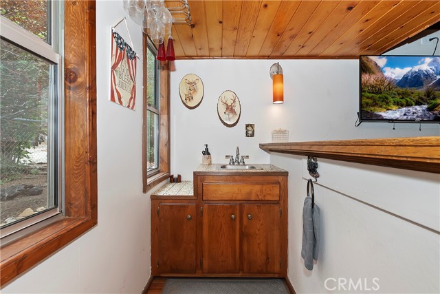 Detail Gallery Image 22 of 46 For 317 W Aeroplane Bld, Big Bear City,  CA 92314 - 4 Beds | 2 Baths