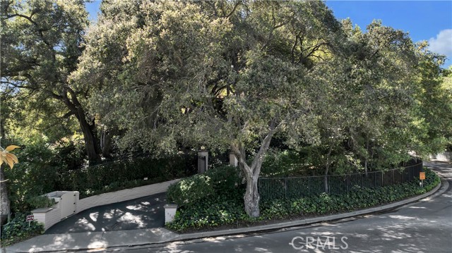 Detail Gallery Image 2 of 67 For 16700 Bosque Dr, Encino,  CA 91436 - 3 Beds | 2/1 Baths