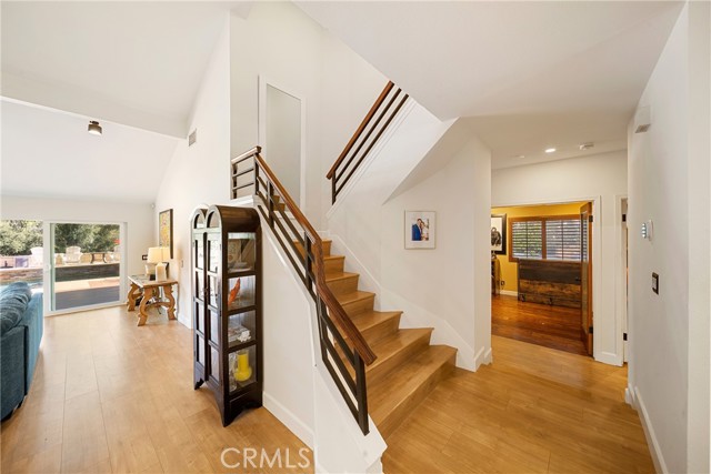 Detail Gallery Image 25 of 67 For 24224 Creekside Dr, Newhall,  CA 91321 - 5 Beds | 3 Baths