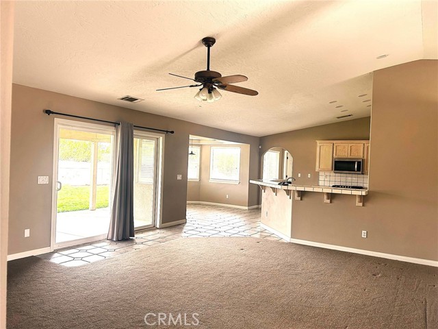 7076 Cataba Road, Oak Hills CA: https://media.crmls.org/medias/7affb648-7bca-4913-a8a6-024830a9dd93.jpg
