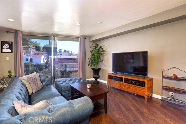 Detail Gallery Image 35 of 35 For 2260 N Cahuenga Bld #203,  Los Angeles,  CA 90068 - 1 Beds | 1 Baths