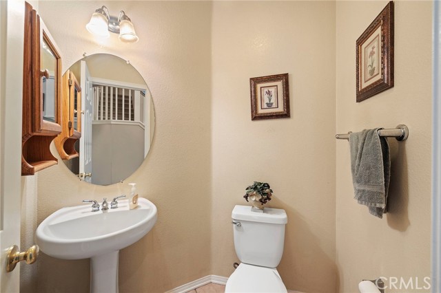 Detail Gallery Image 9 of 31 For 260 S Firenza Way, Orange,  CA 92869 - 4 Beds | 2/1 Baths