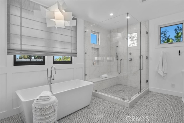 Detail Gallery Image 39 of 75 For 676 18th St, Manhattan Beach,  CA 90266 - 6 Beds | 6/2 Baths