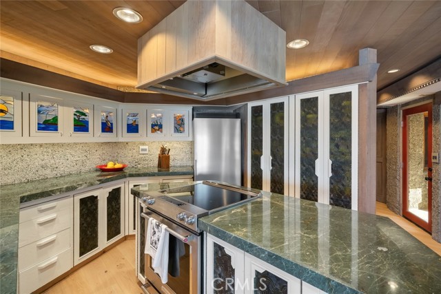 Detail Gallery Image 13 of 65 For 2431 Sherwood Drive, Cambria,  CA 93428 - 3 Beds | 4 Baths