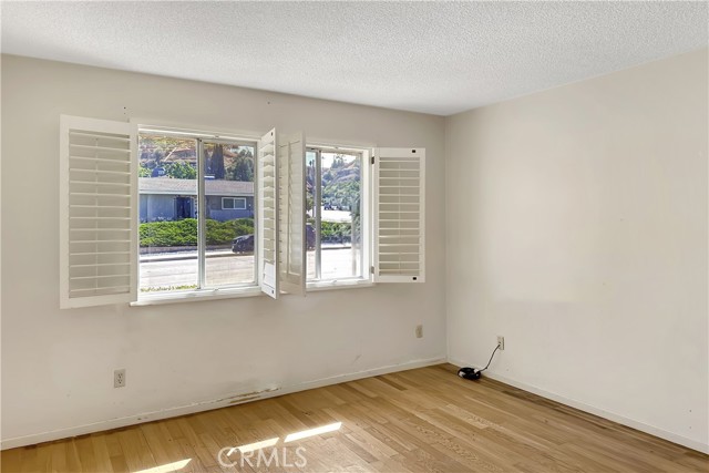 Detail Gallery Image 23 of 36 For 25010 Lawton Ave, Loma Linda,  CA 92354 - 3 Beds | 3/1 Baths