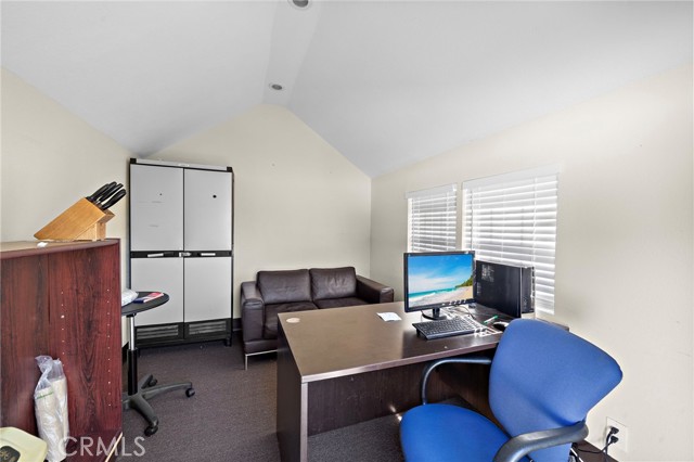 Detail Gallery Image 33 of 37 For 590 Traverse Dr, Costa Mesa,  CA 92626 - 4 Beds | 3 Baths