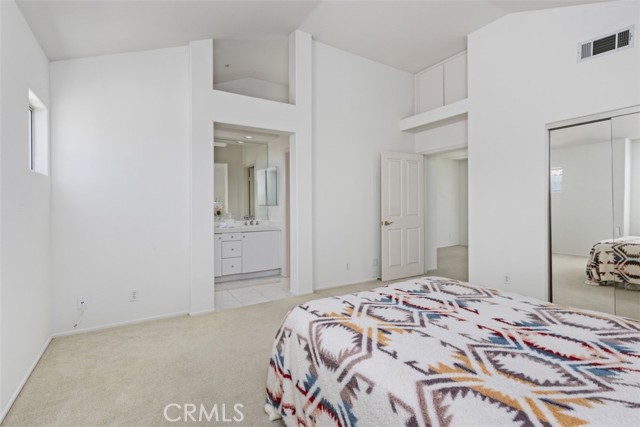 10 Palmieri Aisle, Irvine CA: https://media.crmls.org/medias/7b00a361-67bc-4981-ba0b-4953fec28084.jpg