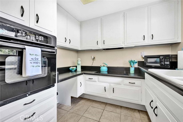 Detail Gallery Image 5 of 31 For 336 Avenida Sevilla #B,  Laguna Woods,  CA 92637 - 2 Beds | 1/1 Baths