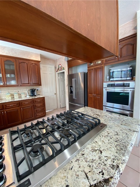 Detail Gallery Image 19 of 70 For 2164 Thyme Dr, Corona,  CA 92879 - 5 Beds | 2/1 Baths