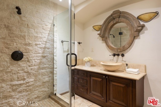 Detail Gallery Image 22 of 29 For 746 Norway Ln, Los Angeles,  CA 90049 - 5 Beds | 6 Baths
