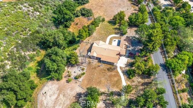 Detail Gallery Image 6 of 47 For 26615 Mountain Park Rd, Canyon Country,  CA 91387 - 3 Beds | 3 Baths