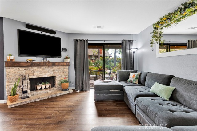 Detail Gallery Image 8 of 65 For 152 Cedar Creek, San Dimas,  CA 91773 - 2 Beds | 3 Baths