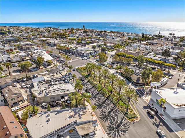 Detail Gallery Image 33 of 38 For 2741 Bungalow Pl, Corona Del Mar,  CA 92625 - 2 Beds | 2 Baths