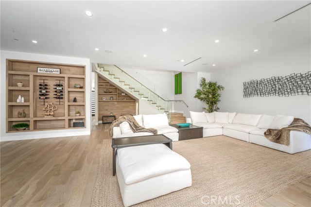 4706 Katherine Avenue, Sherman Oaks CA: https://media.crmls.org/medias/7b05104c-eccf-444e-acc2-652d7d5193bc.jpg