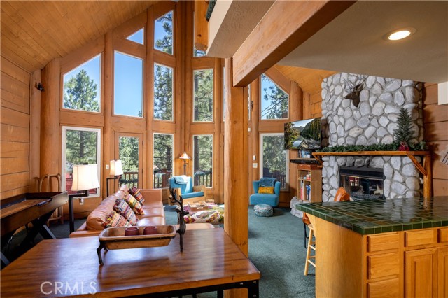 42816 Monterey Street, Big Bear Lake CA: https://media.crmls.org/medias/7b057c8f-7ea4-41db-9bc3-87fe286f1801.jpg