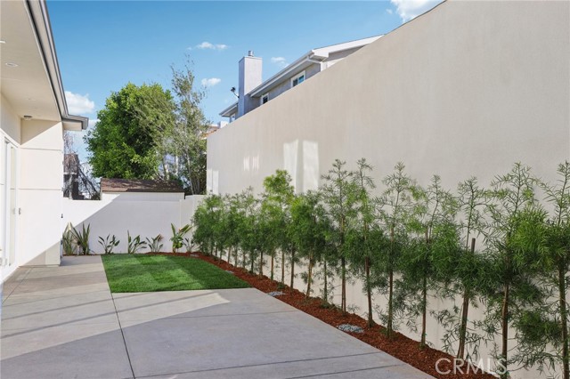 Detail Gallery Image 41 of 50 For 1914 Belmont Ln #B,  Redondo Beach,  CA 90278 - 4 Beds | 3/1 Baths