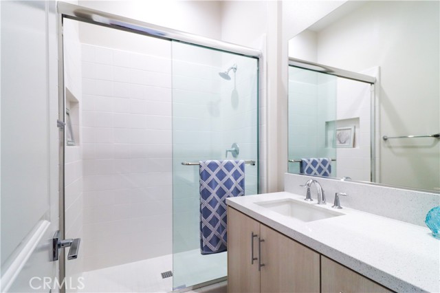 390 Riverbend, Lake Forest CA: https://media.crmls.org/medias/7b066ccc-50cc-459b-a4c9-706e01ebd2a0.jpg