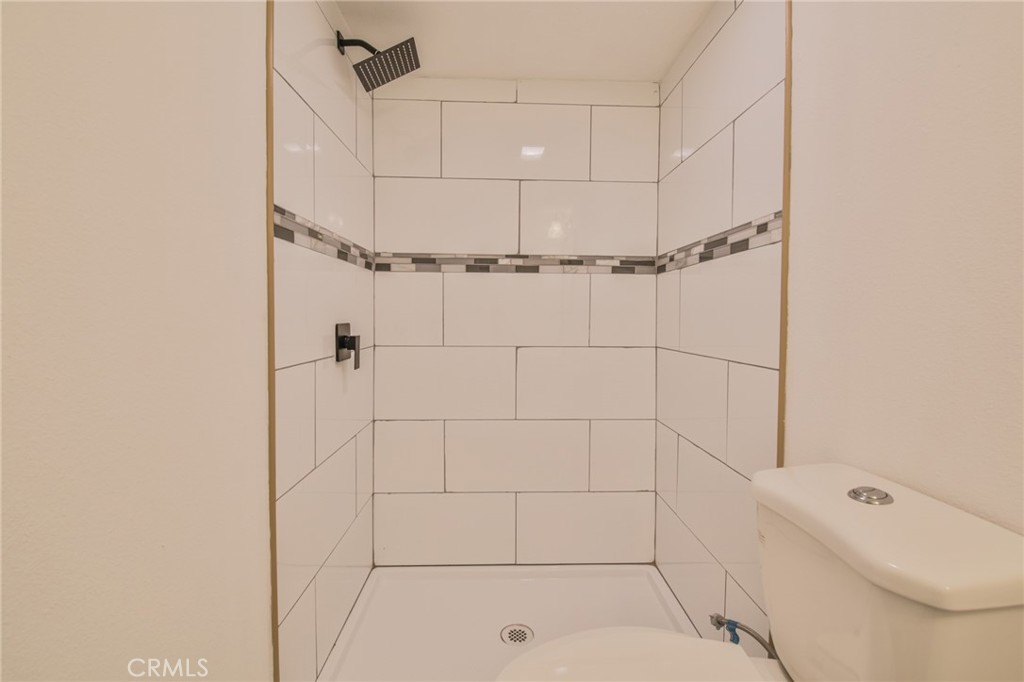 https://media.crmls.org/medias/7b067ca2-090f-47e5-a7e4-7612cc872a2d.jpg?preset=X-Large