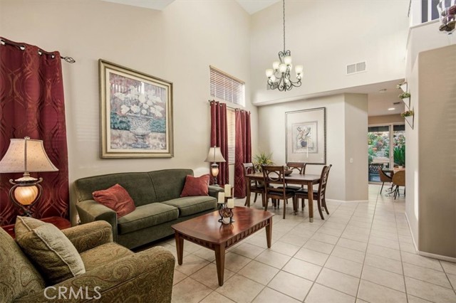 Detail Gallery Image 3 of 58 For 14666 Ontario Cir, Fontana,  CA 92336 - 4 Beds | 2/1 Baths