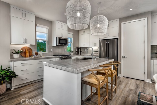 Detail Gallery Image 5 of 10 For 2734 Everly Ct, San Diego,  CA 92108 - 3 Beds | 2/1 Baths